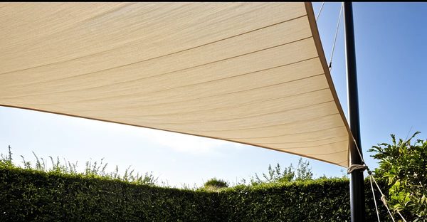 Transformez votre extérieur avec la voile d'ombrage coco naturel