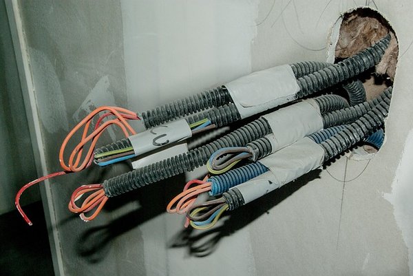 Solutions complètes en plomberie, chauffage, électricité et domotique